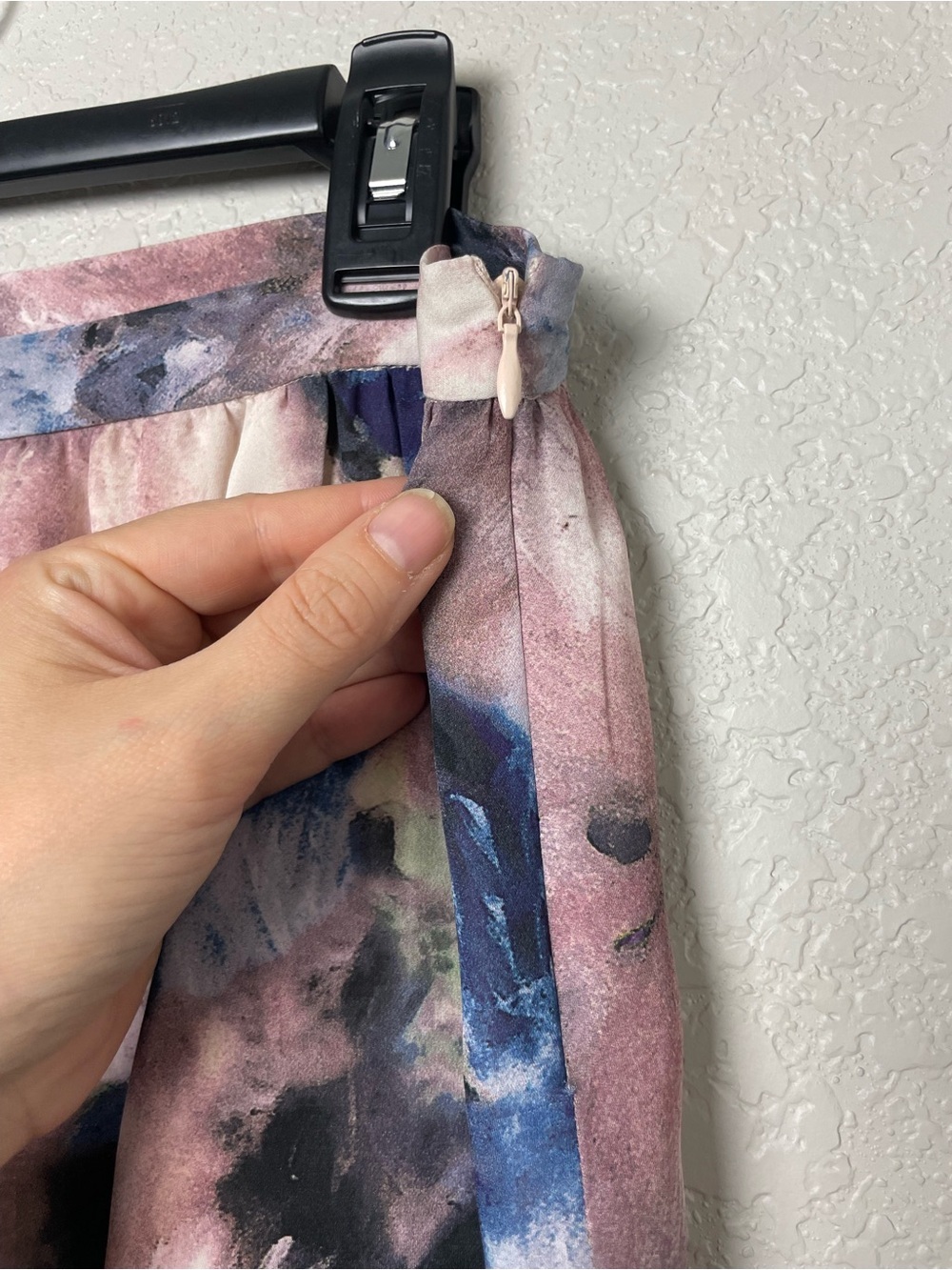 Haute Hippie Watercolor Tie-Dye Mini Skirt in Pink and Blue Size M 100% Silk - Picture 5 of 10